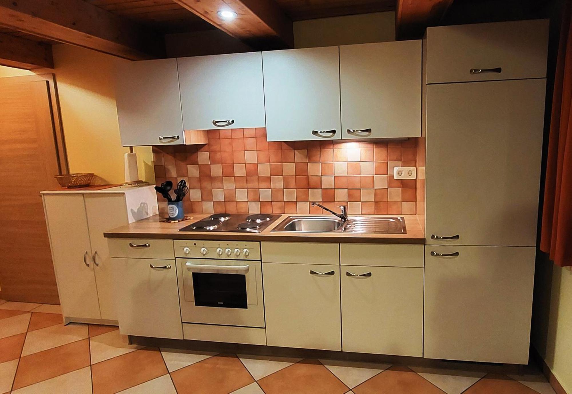 Apartments Oman ครานสกา โกรา ภายนอก รูปภาพ